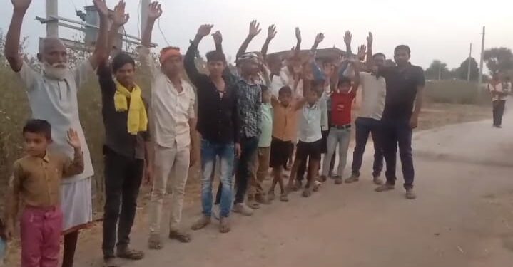दो महीने से जला ट्रांसफॉर्मर, बोर्ड परीक्षार्थियों की बढ़ी मुश्किल ।।