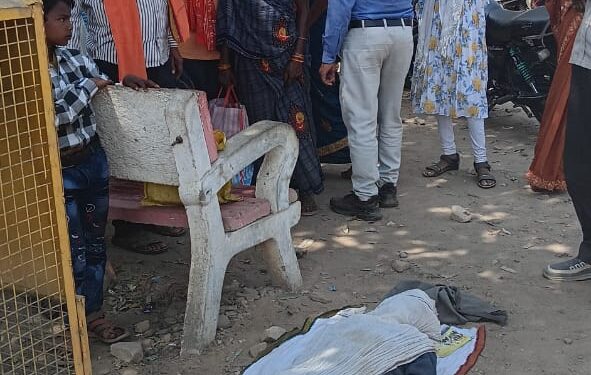 बैक से रूपया निकालने आए वृद्ध का ह्वदयगती रूकने से मौत।