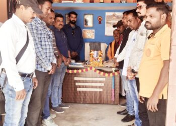 सीतापुर के पत्रकार की निर्मम हत्या के विरुद्ध पत्रकारों में आक्रोश , पत्रकारों ने दी सच्ची श्रद्धांजलि।।