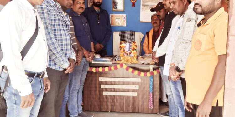 सीतापुर के पत्रकार की निर्मम हत्या के विरुद्ध पत्रकारों में आक्रोश , पत्रकारों ने दी सच्ची श्रद्धांजलि।।