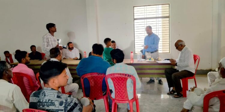 नगर पंचायत घोरावल में शांति पूर्ण ढंग से दुकानों का लाटरी सिस्टम के द्वारा आवंटन संपन्न हुआ।