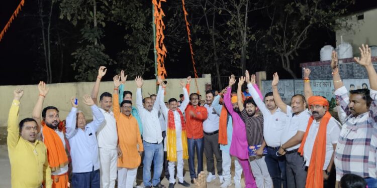 वैदिक मंत्र उच्चारण के साथ शुरुआत हुआ झंडा पूजन कार्यक्रम।।