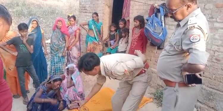 संदिग्ध परिस्थितियों में अधेड़ व्यक्ति ने लगाया फांसी।