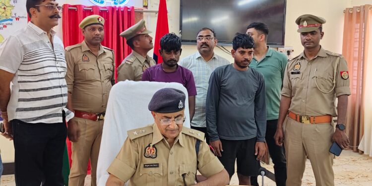 अंतर्जनपदीय दो तस्कर 60 लाख के गांजा के साथ गिरफ्तार।