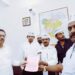 आजाद अधिकार सेना के बैनर तले पुलिस हिरासत में मौत के मामले में जिलाध्यक्ष शोभित सिंह के नेतृत्व में राज्यपाल के नाम डीएम को दिया गया ज्ञापन।