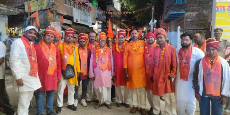 ढोल नगाड़ा के साथ हिंदू जनमानस ने निकाली, श्री राम की शोभायात्रा।