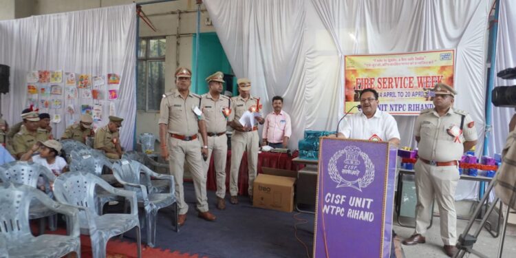 हैरत अंगेज कारनामों के साथ अग्नि सुरक्षा सप्ताह का समापन।