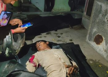 अनपरा: तेज रफ्तार बाइक की कोयला लदी ट्रक से टक्कर, दो युवकों की मौके पर मौत।