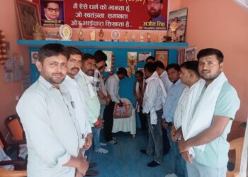 पहलगाम आतंकी हमले के पीड़ितों को ओबरा में भावभीनी श्रद्धांजलि।