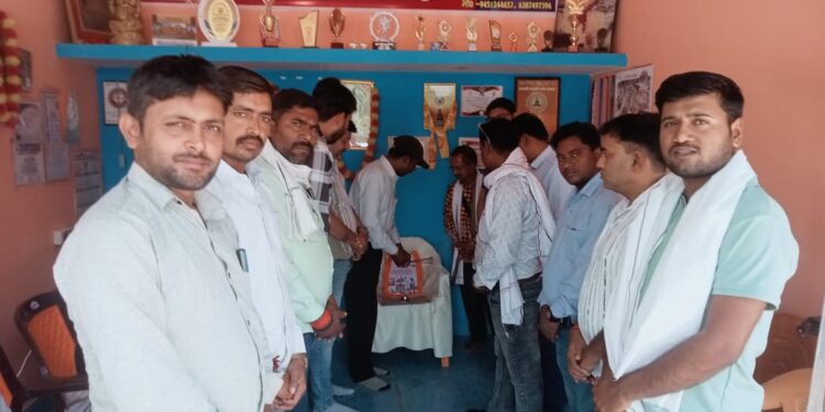 पहलगाम आतंकी हमले के पीड़ितों को ओबरा में भावभीनी श्रद्धांजलि।