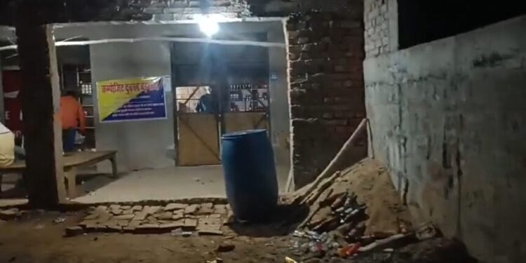 नियमों की अनदेखी कर धड़ल्ले से खोली जा रही शराब की दुकानें।