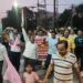 शिक्षकों ने पहलगाम में मारे गए पर्यटकों को दी श्रद्धांजलि, निकाला कैडल मार्च।