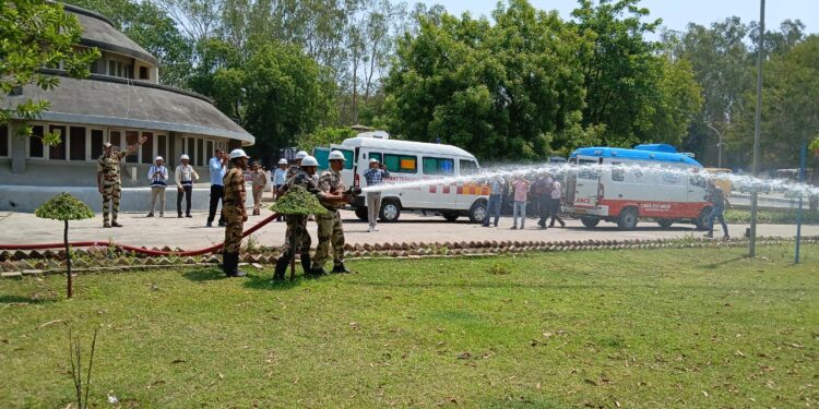 हैरतअंगेज कारनामों के साथ सीआईएसएफ जवानों ने किया मॉक ड्रिल का आयोजन।