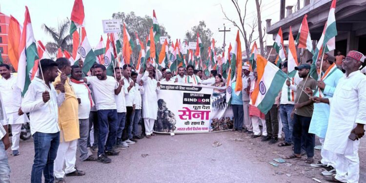 “ऑपरेशन सिंदूर” की सफलता पर नगर में निकाला गया तिरंगा यात्रा।