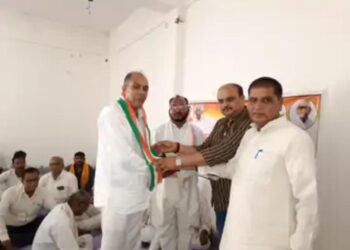 नगर पंचायत घोरावल के सभागार में कांग्रेस के कार्यकर्ताओं ने विधानसभा में संगठन सृजन अभियान के तहत किया गोष्ठी का आयोजन।