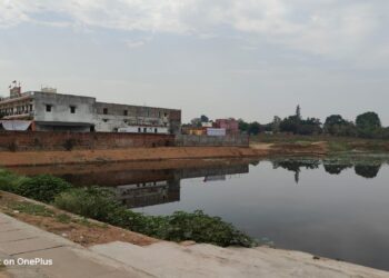 दुद्धी में सरकारी जमीनों पर कब्जा जारी, तालाब पोखरा सुर्खियों में।