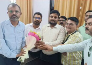 घोरावल पहुंचे नवागत एसडीएम प्रदीप कुमार यादव का हुआ स्वागत।