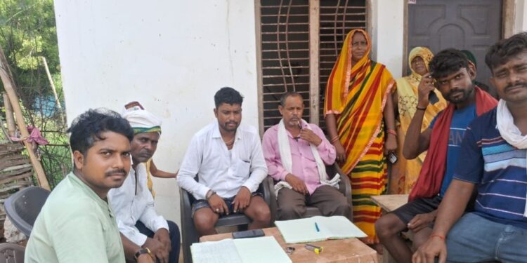 सोन निषाद मत्स्य जीवी सहकारी समिति लिमिटेड द्वारा बैठक का किया गया आयोजन।