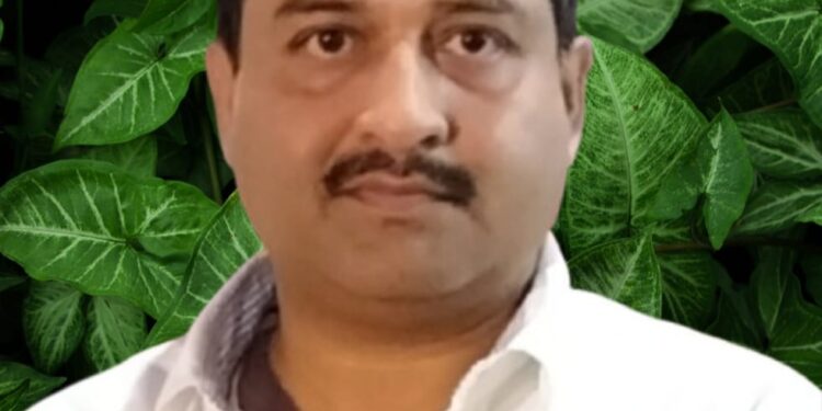 किसानों की समस्याओं को जानने  के लिए क्षेत्र का दौरा किए ,राघवेंद्र नरायन सिंह।