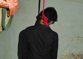 घर के बडेर में लटककर युवक ने दी जान, परिजनों में पसरा मातम ।।