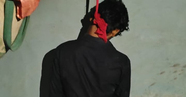 घर के बडेर में लटककर युवक ने दी जान, परिजनों में पसरा मातम ।।