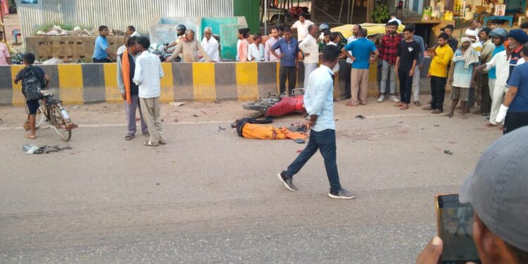 अज्ञात हाइवा ने बाइक सवार को रौंदा, मौत। घर में छाया मातम।