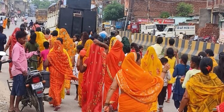 पवित्र श्रावण मास के तृतीय सोमवार को भक्तों ने शिवालयों में किया जलाभिषेक।।