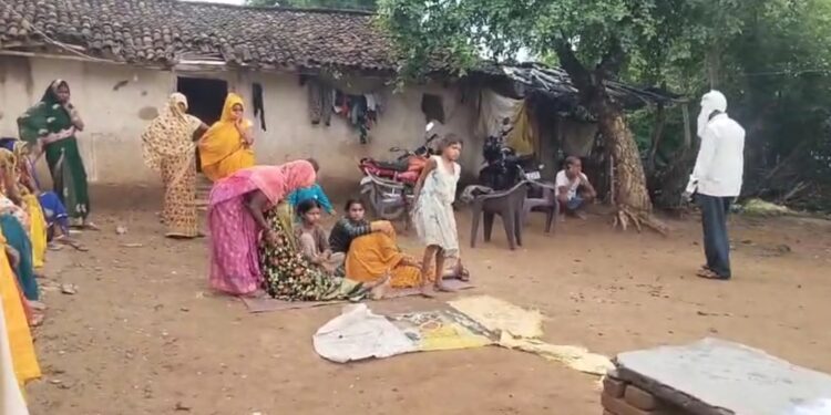घर के बरेड मे दुपट्टे के सहारे लटकती मिली 25 वर्षीय नेहा गुप्ता शव,।