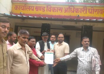 ग्रामीण अंचलों की जन समस्याओं के निस्तारण को लेकर कांग्रेस जनों ने सौंपा ज्ञापन।