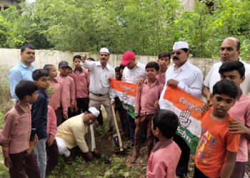 राजीव गांधी सद्भावना दिवस पर फलदार पौधों का किया गया रोपण*