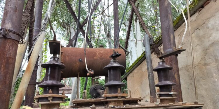 म्योरपुर बाजार का ट्रांसफार्मर जला 24 घंटे से आपूर्ति बाधित।