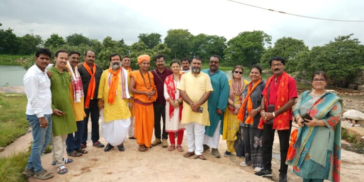 सोनभद्र के सांस्कृतिक धरोहरों के संरक्षण हेतु निकाली गई गुप्तकाशी तीर्थायन यात्रा।