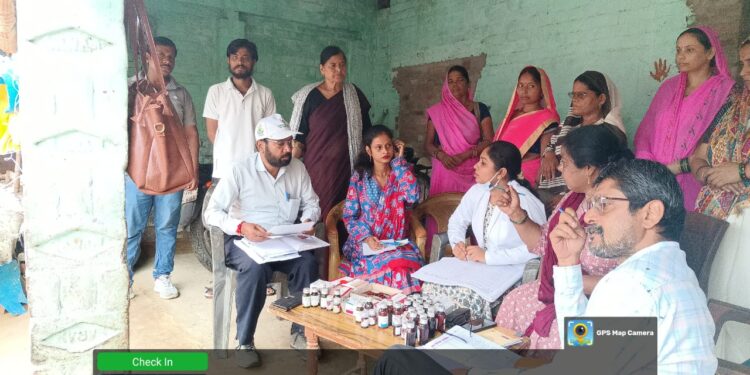 हौसला बुलंद चोरो ने घर के पास खड़ी ट्रेक्टर से उड़ाई बैटरी।