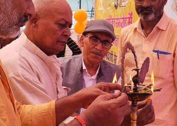 याद किए गए प्रख्यात स्वतंत्रता सेनानी।