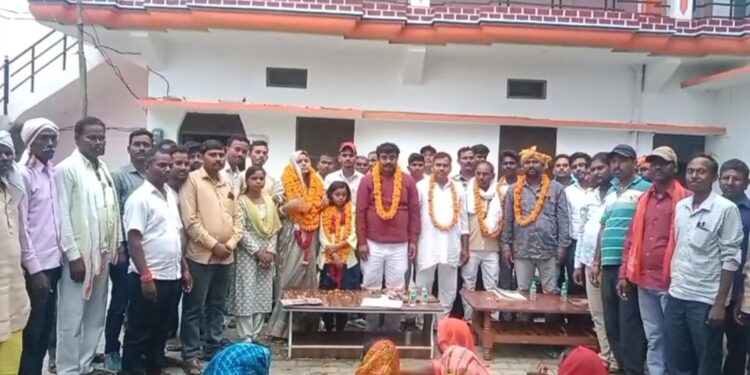 ग्रामवासियों ने ग्रामप्रधान सुनीता यादव एव दिनेश यादव का किया भब्य स्वागत।