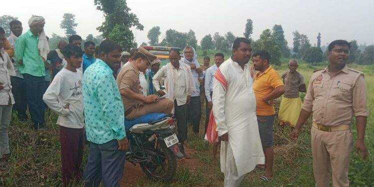 गमझे के सहारे पेड़ मे फांसी लगा युवक ने दी जान।