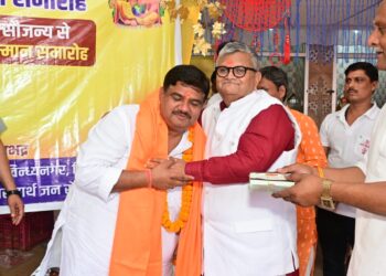 अजीरेश्वर धाम पर 101 शिक्षकों का हुआ भब्य सम्मान मुक्त कंठ से हुई प्रसंशा।