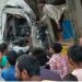 सड़क हादसे में टेलर चालक की दर्दनाक मौत: फंसे शव को जेसीबी से निकाला।