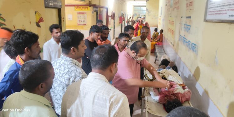 दो बाइक में हुई आमने – सामने की जोरदार टक्कर, एक की मौत – दो घायल।