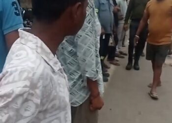 ट्रक के चपेट में आया मोटरसाइकिल सवार की मौत।