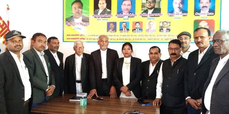 बार काउंसिल ऑफ उत्तर प्रदेश प्रयागराज की प्रत्याशी एड ज्योति सिंह राणा का सोनभद्र में प्रचार प्रसार।