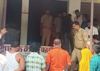 नशे की हालत में गिरने से वृद्ध की मौत। मौके पर पहुंची पुलिस।