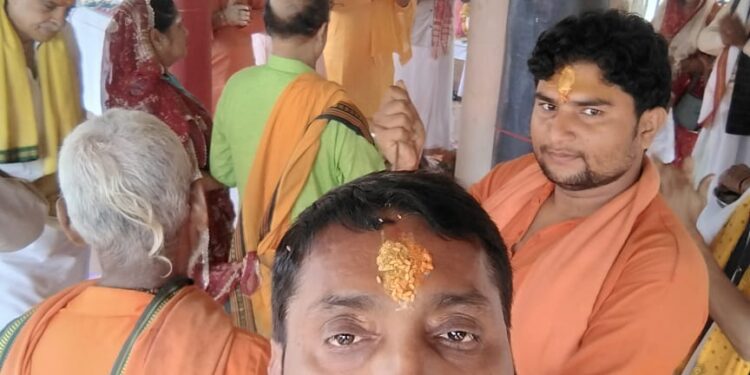 पंचकुंडीय विराट रुद्र महायज्ञ के पांचवें दिन यज्ञ मंडप की परिक्रमा को उमड़ी भीड़।