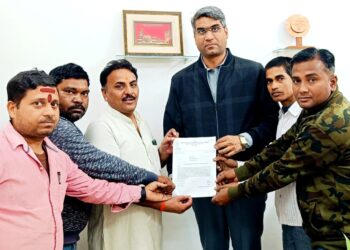 कंपनी में मंगाए जा रहे कचड़ो से नगर मेंं फैल रही दुर्गंध नगर में आक्रोश।।