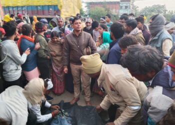 सोनभद्र के कम्हरिया गांव के पास सड़क हादसे में एक महिला की मौत।