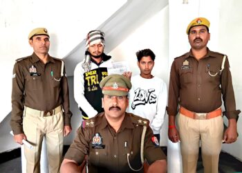 थाना चोपन पुलिस को मिली बड़ी सफलता – छिनैती में वांछित 2 अभियुक्त गिरफ्तार।