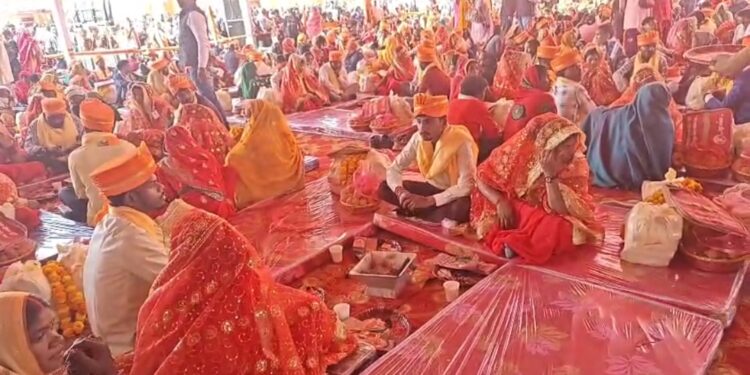 400जोड़ो ने लिए अग्नि के सात फेरे।