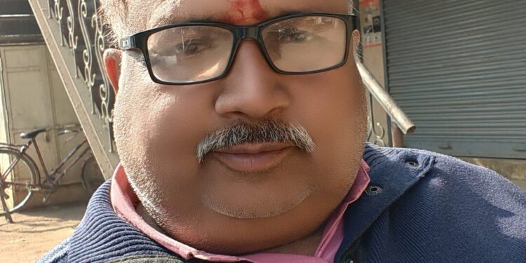 वरिष्ठ पत्रकार उपेंद्र तिवारी सड़क दुर्घटना में घायल।