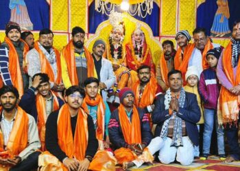 रासलीला मंच पर पहुँची माँ काली सेवा समिति, हलवे के प्रसाद संग हुआ स्वागत।।