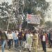 रोजगार, बिजली व सड़क की मांग को लेकर ग्रामीणों का पैदल मार्च ।